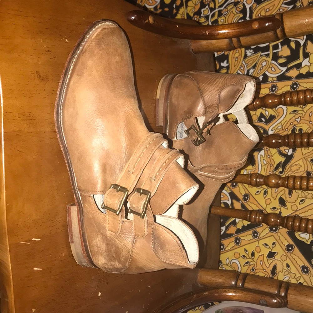 Size 37 (or 7) leather Free People booties